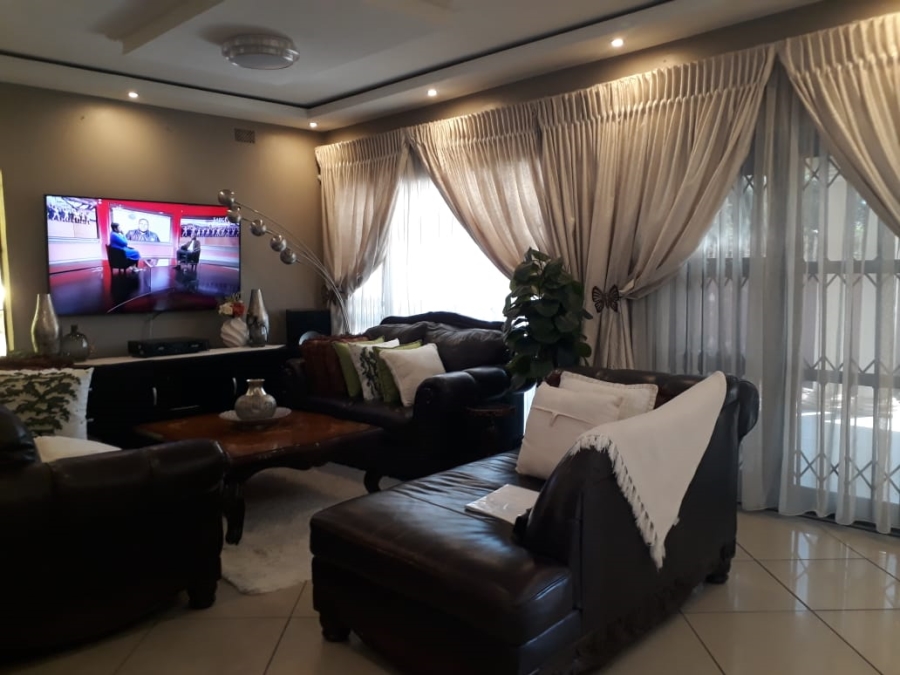 3 Bedroom Property for Sale in Rustenburg North North West